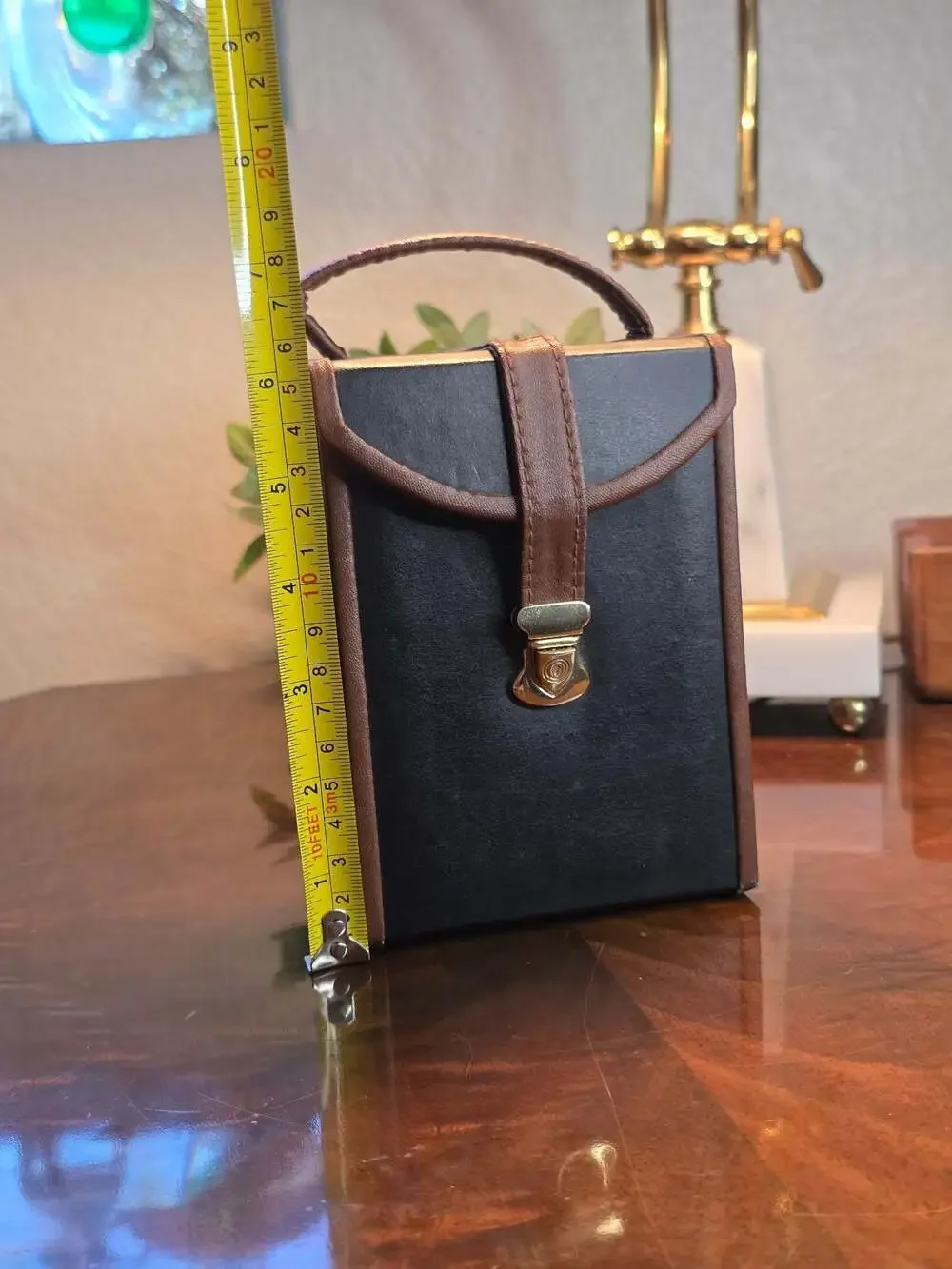 Unbranded leather jewelry